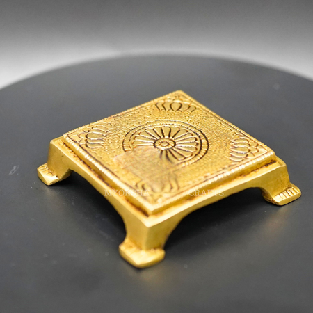 Brass Chowki Peeta