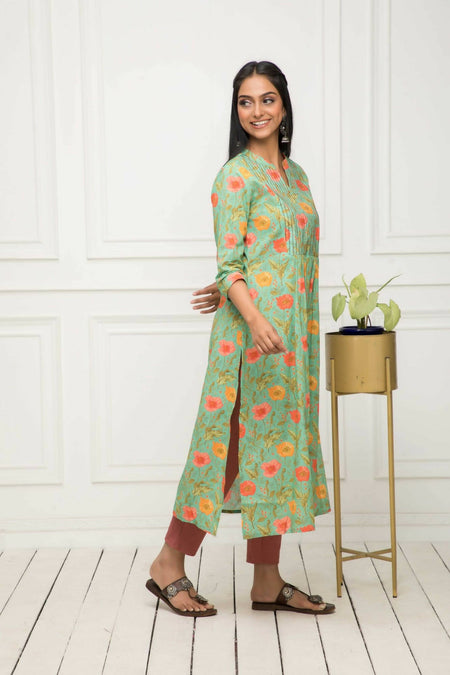 Myshka Women Green Floral Rayon A-Line Round Neck Kurtas