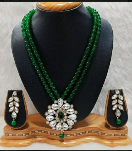 Gold-Polished Alloy Green Beaded Rhinestones Pendant Set - The Pari