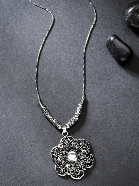 NVR Women's Silver-Toned Floral Shape Pendant with Chain