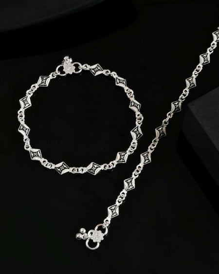 VOJ Set of 2 Silver Plated Designer Stainless Steel Anklet