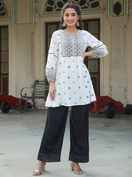 Juniper Women's White Rayon Staple Printed Straight Clothing Set