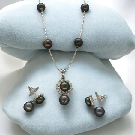 J Pearls Laris Pearl Pendant Set