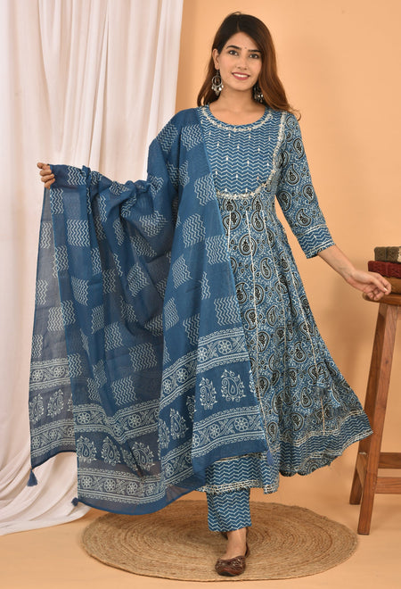 Kaajh Women's Blue Embellished Anarkali Suit Set
