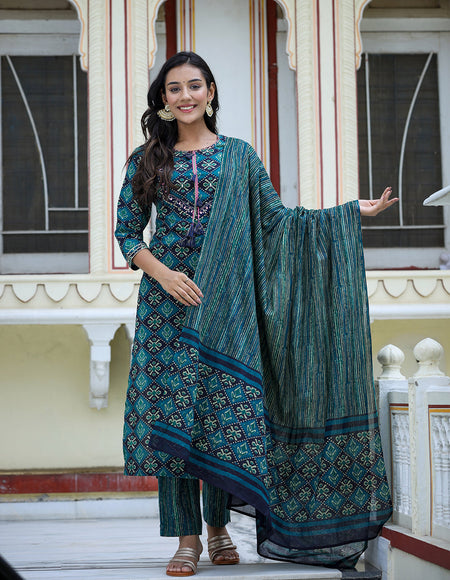 Kaajh Women's Green Ethnic Print Cotton Kurta Set With Pant And Dupatta