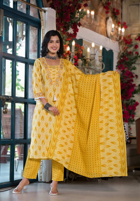 Lace Embroidered & Printed Kurta With Pant & Dupatta, Multicolor - Hiral Fashion