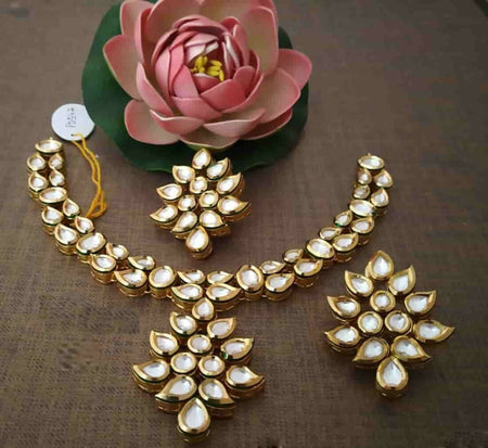 Joban Fashion Hand Made High Quality Gold Plated Base Metal Alloy Kundan Stone Studded Kundan Jewellery Set