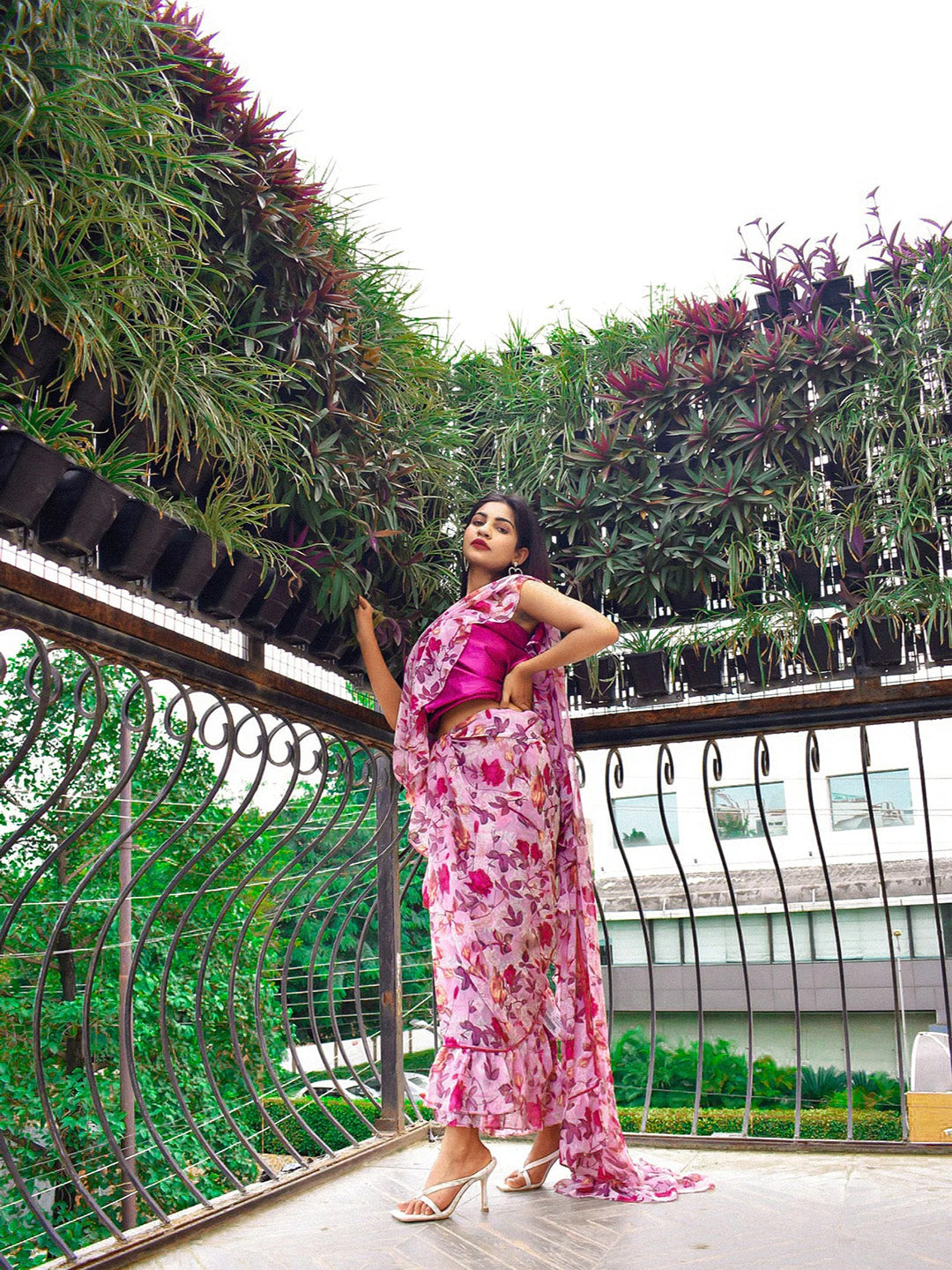 Tikhi Imli Pretty Pink Printed Poly Georgette Saree - Distacart