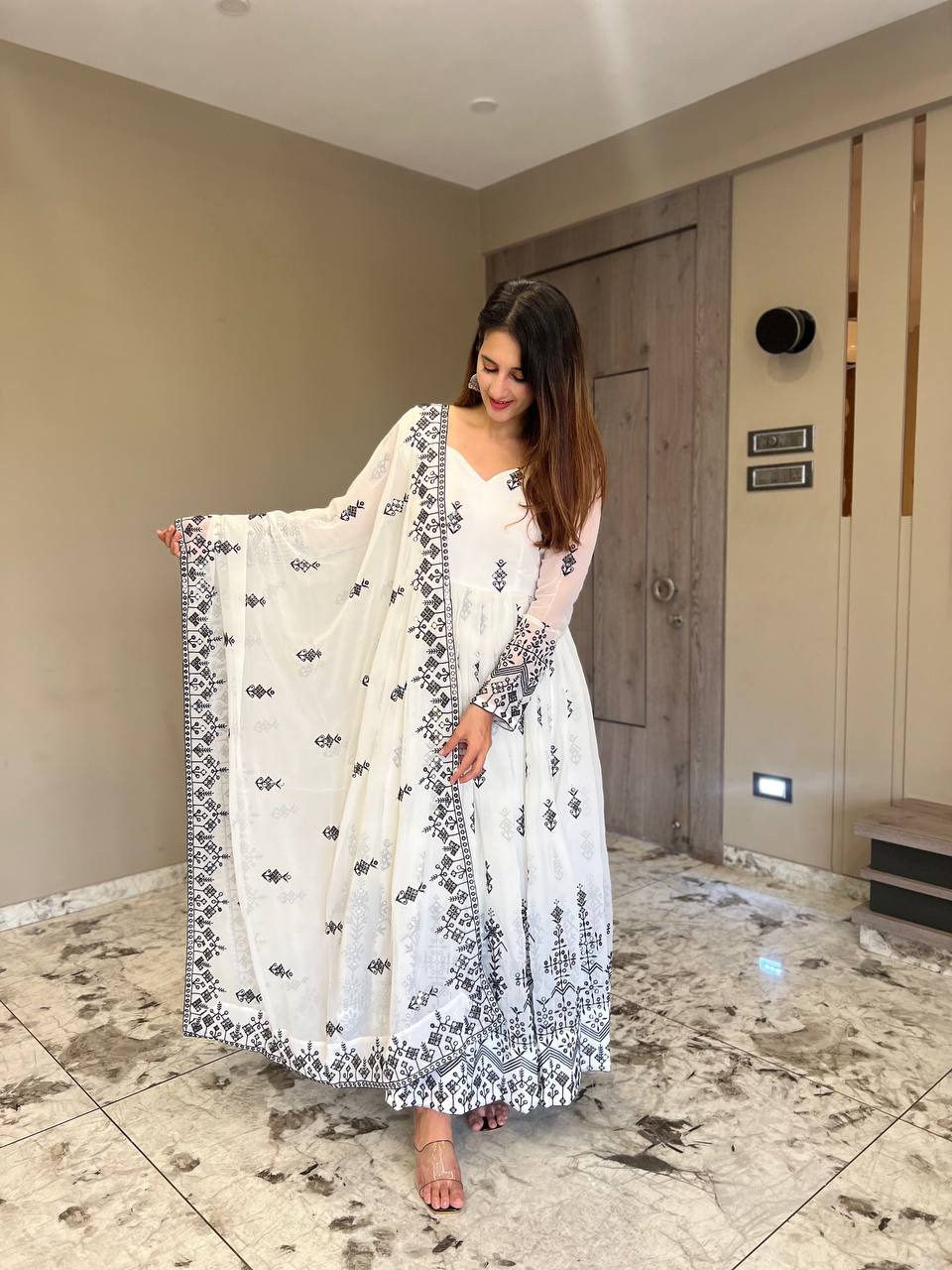 Yash Enterprise Presenting New Signer Anarkali Suit In New Fancy Style - Distacart
