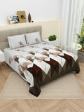 DREAM WEAVERZ Grey & White Geometric Cotton 220 TC Super King Bedsheet & 2 Pillow Covers