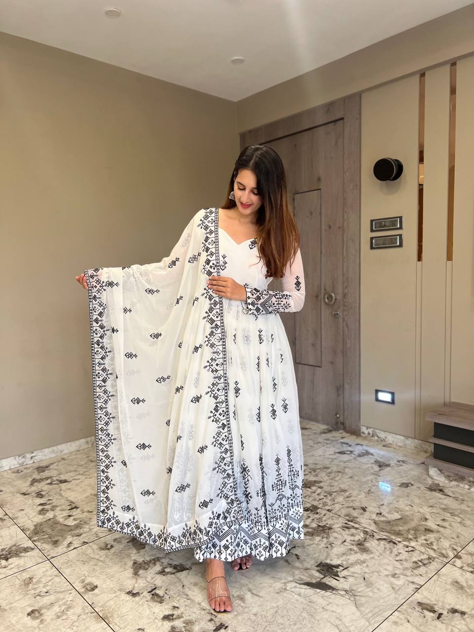 Yash Enterprise Presenting New Signer Anarkali Suit In New Fancy Style - Distacart