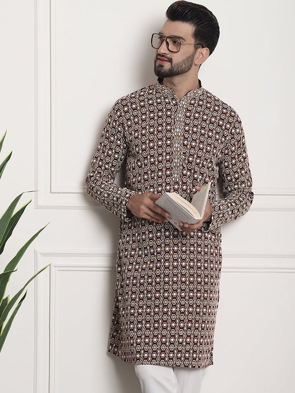 Sojanya Geometric Embroidered Mandarin Collar Kurta