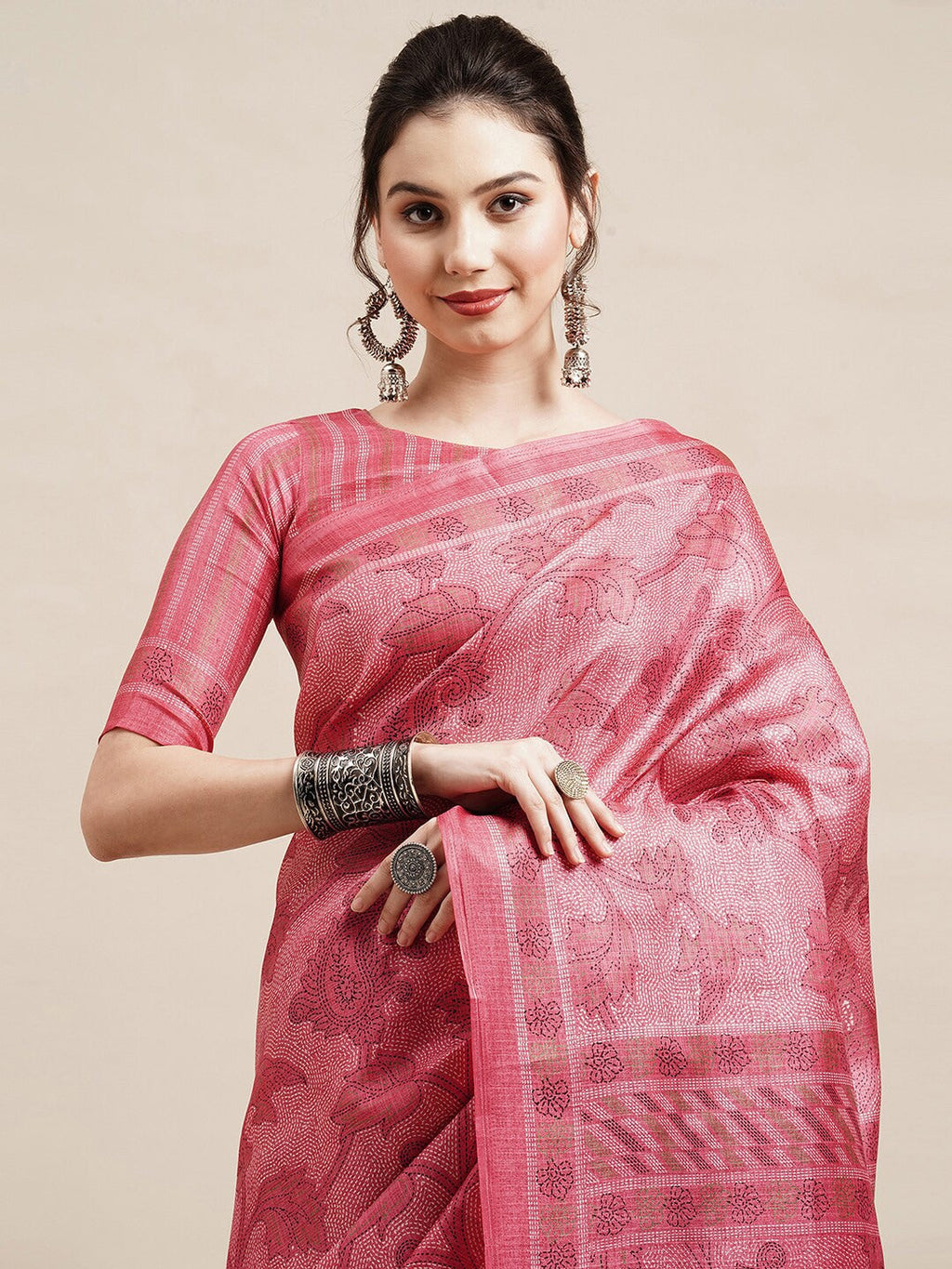 Saree Mall Peach-Coloured & White Floral Art Silk Sarees - Distacart
