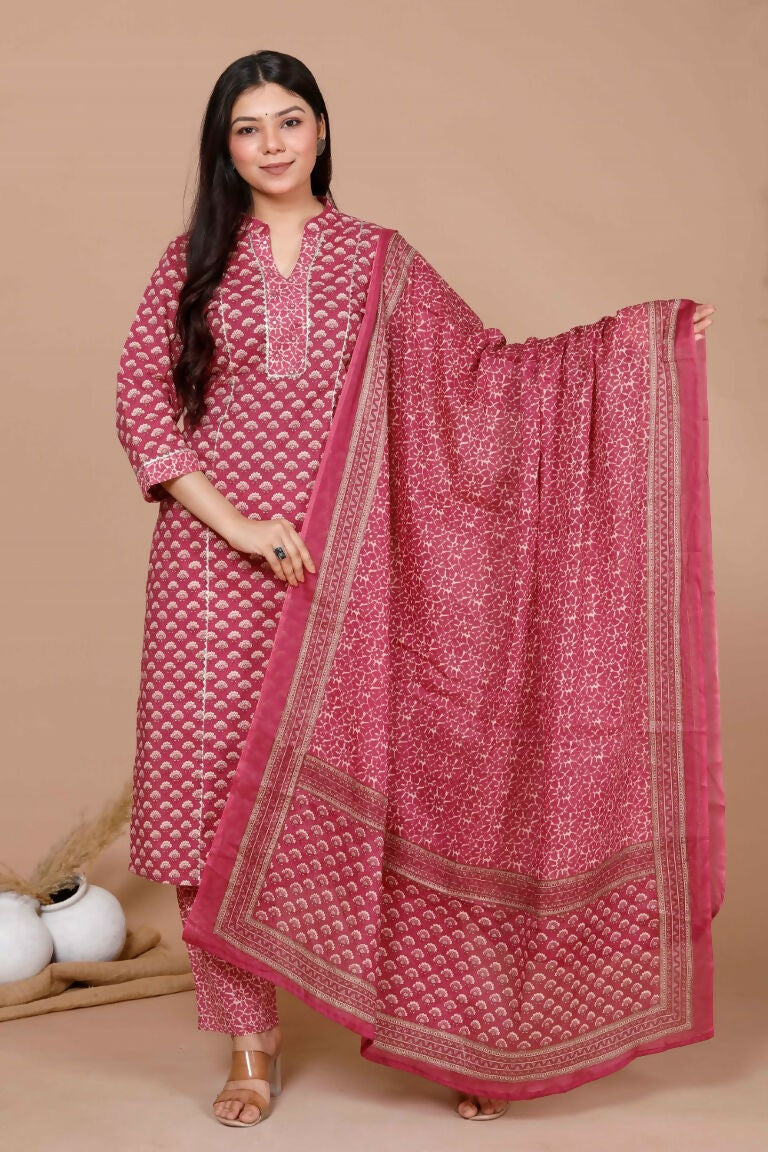 Miravan Women's Pink Straight Floral Printed Kurta & Palazzo With Dupatta Set