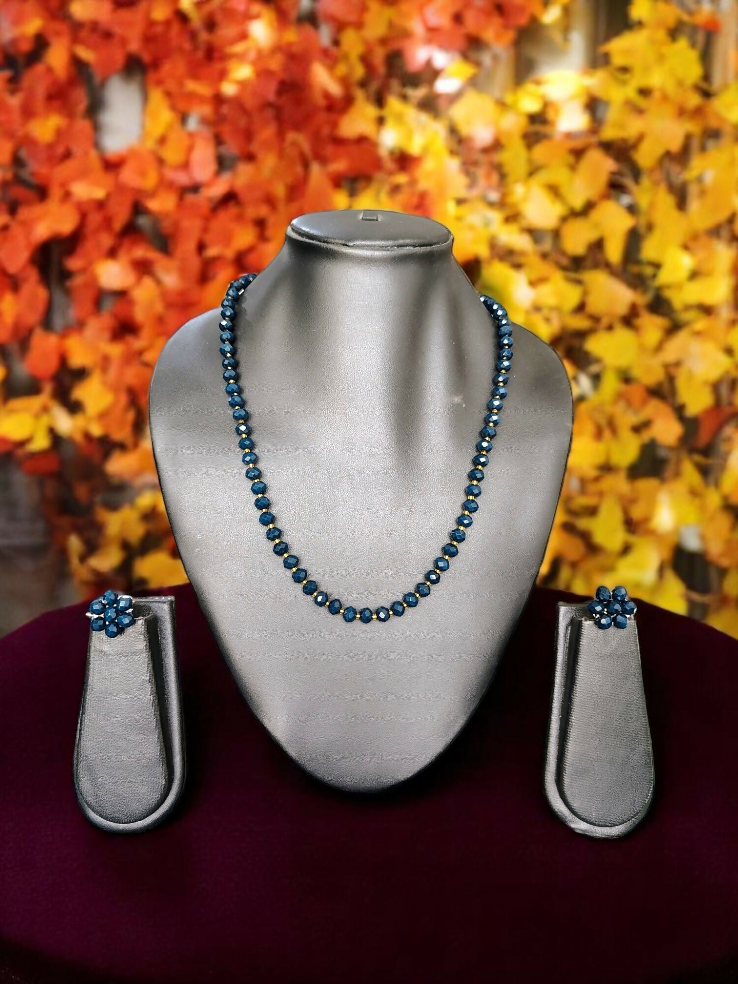 Inhanns Crystal Bloom – Single Line Necklace + Studs - Light Black
