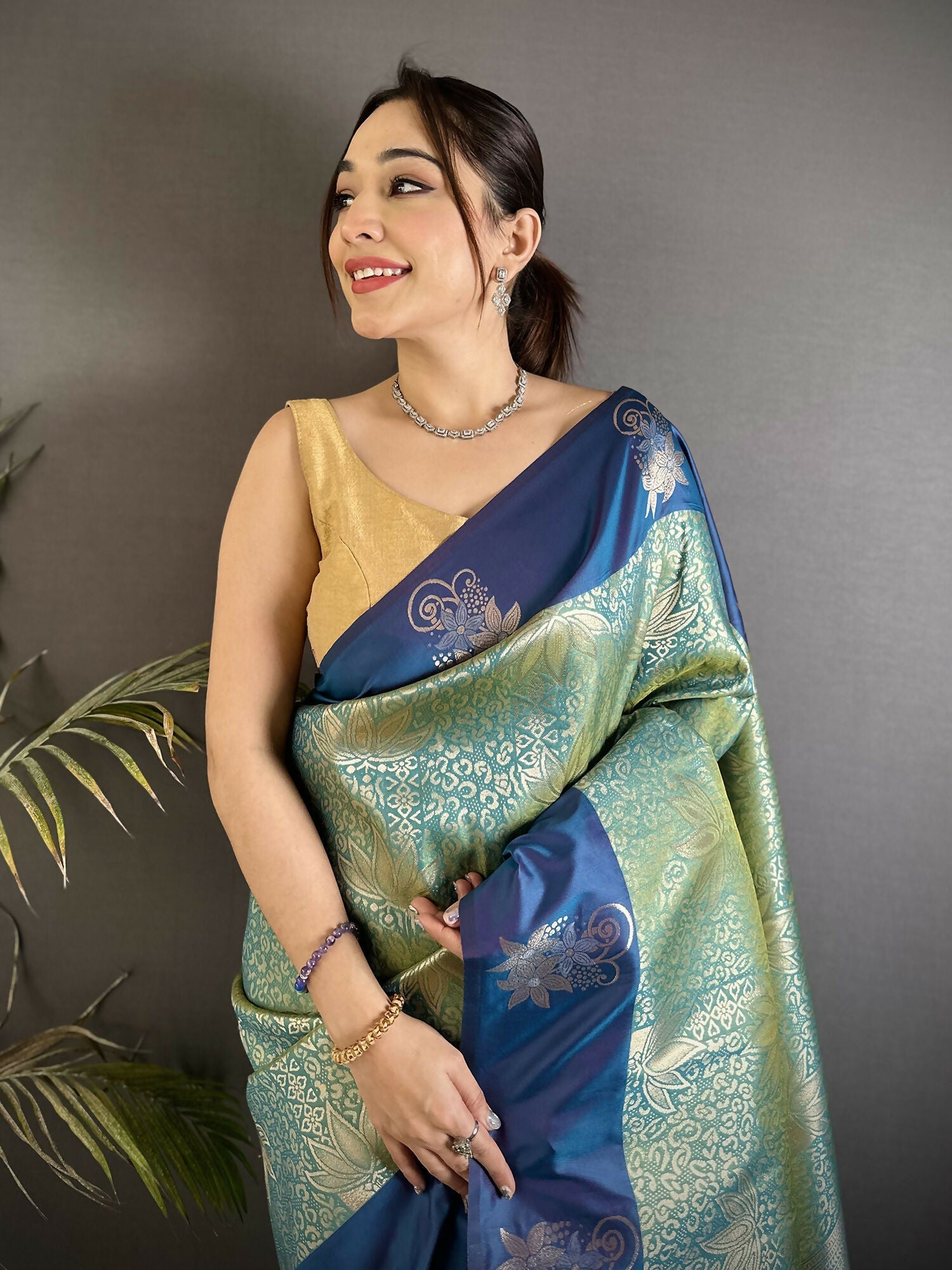 Joban Fashion Pista Green Intricate Zari Weaving Soft Silk Dharmavaram Saree