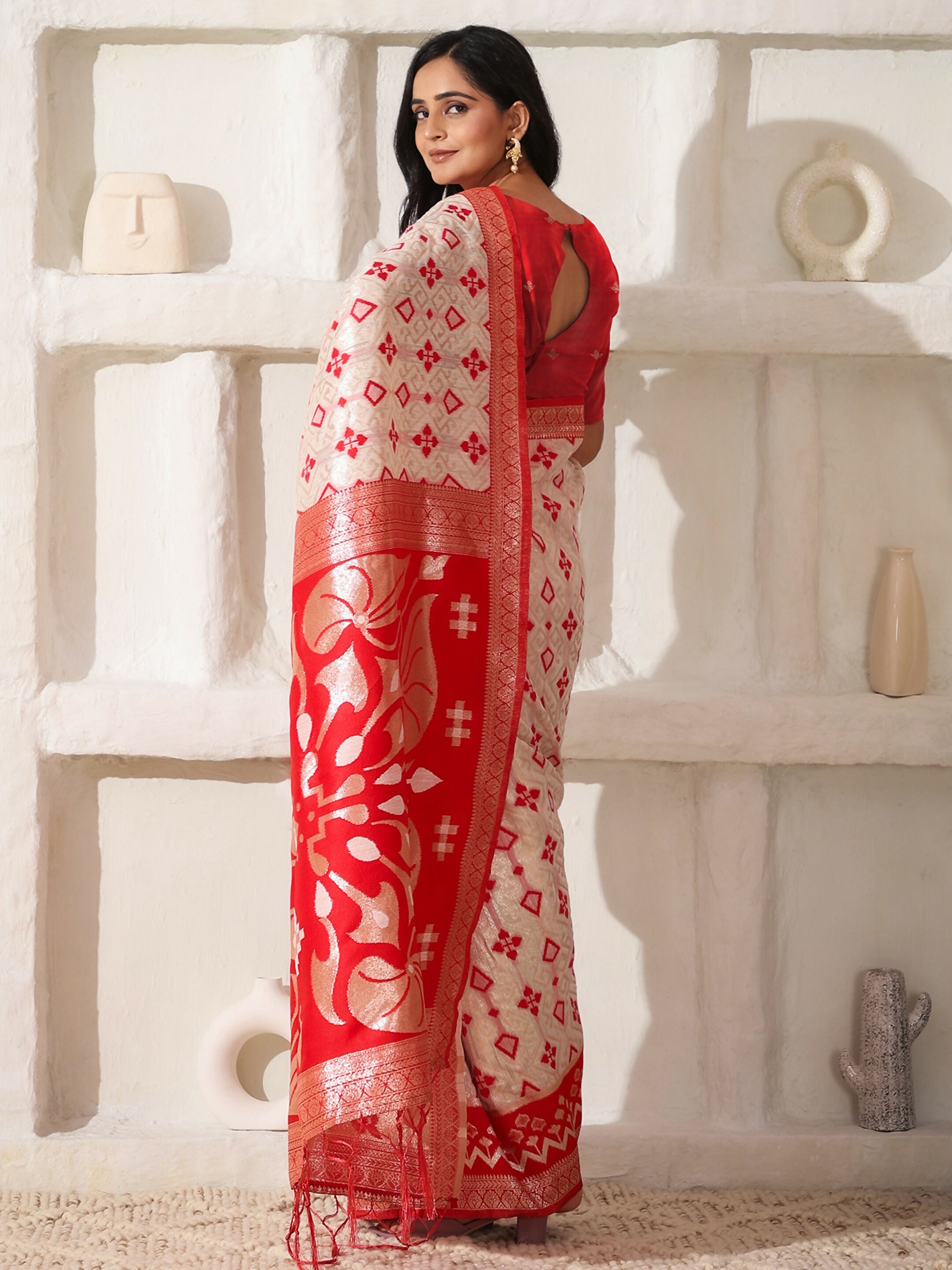 Shree Shyam Fashion Linen Cotton Red & White Saree - Distacart