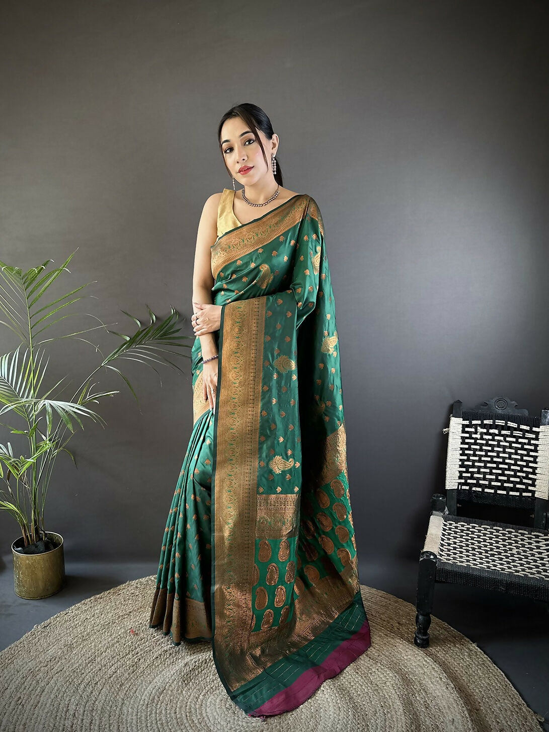 Joban Fashion Banarasi Dark Green Woven Soft Silk Saree - Distacart