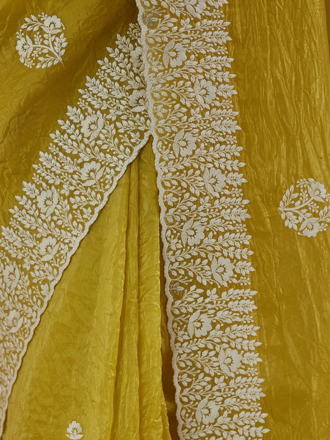 kasee Floral Chikankari Silk Blend Saree - Distacart