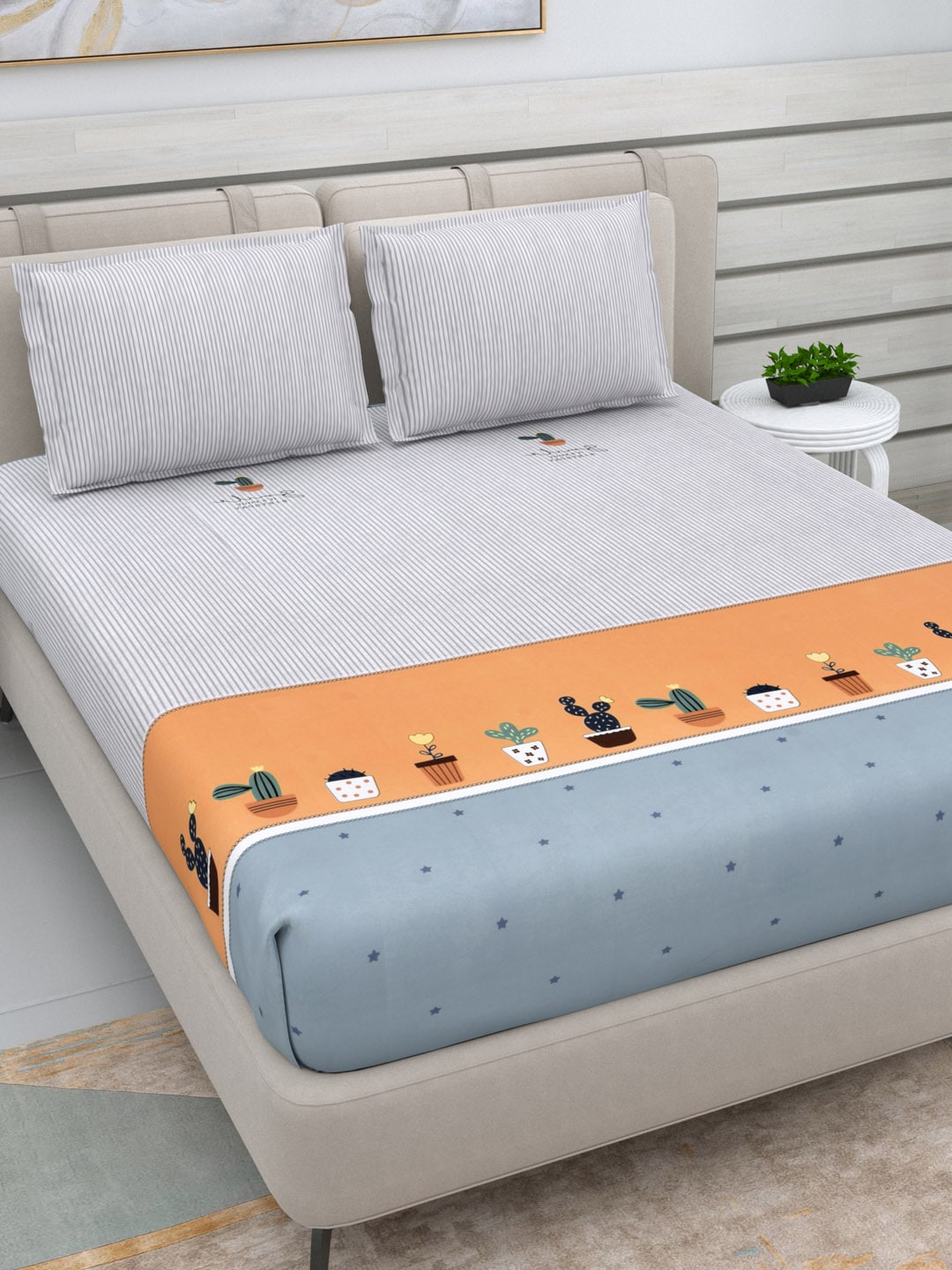 DREAM WEAVERZ White & Peach-Coloured Striped Glazed Cotton 220 TC King Bedsheet with 2 Pillow Covers