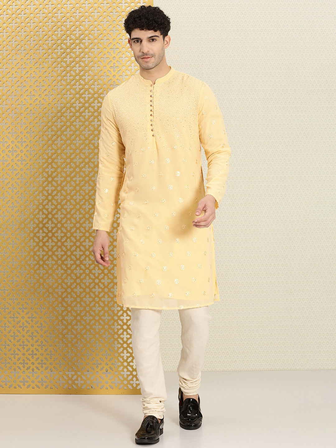 House of Pataudi Men Embroidered Sequined Floral Jashn Kurta