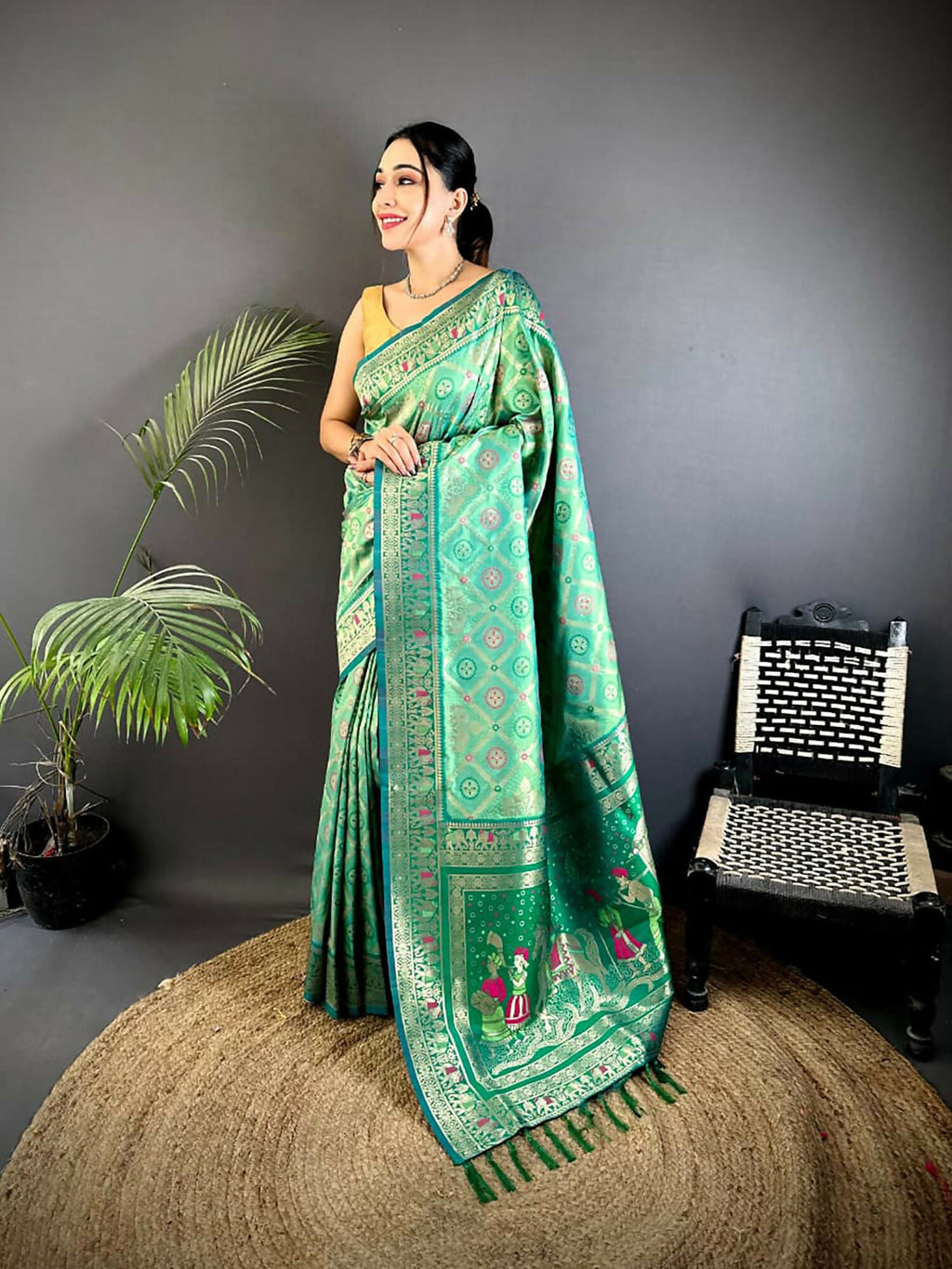 Joban Fashion Bottle Green Butti Motifs Soft Silk Patola Saree - Distacart