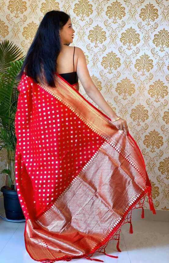 DEIANA'S Beautiful Designer Golden zari Soft Lichi Silk Saree - Red