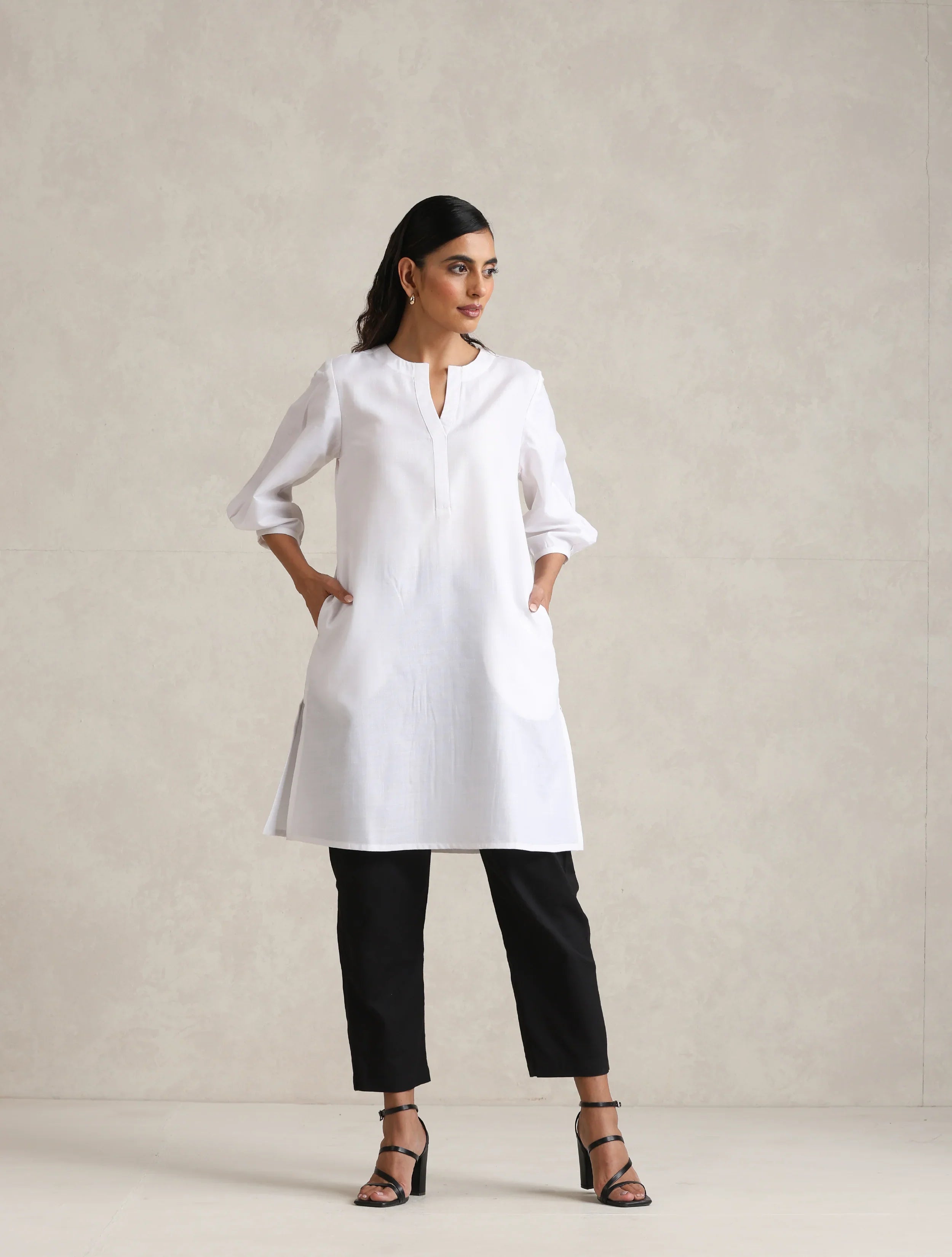 trueBrowns White Cotton Blend Short Kurta - Distacart