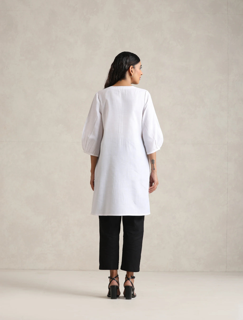 trueBrowns White Cotton Blend Short Kurta - Distacart