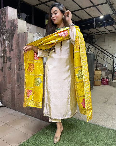 Vegaa Fashion Off White Chanderi Silk Embroidered Salwar Suit - Distacart