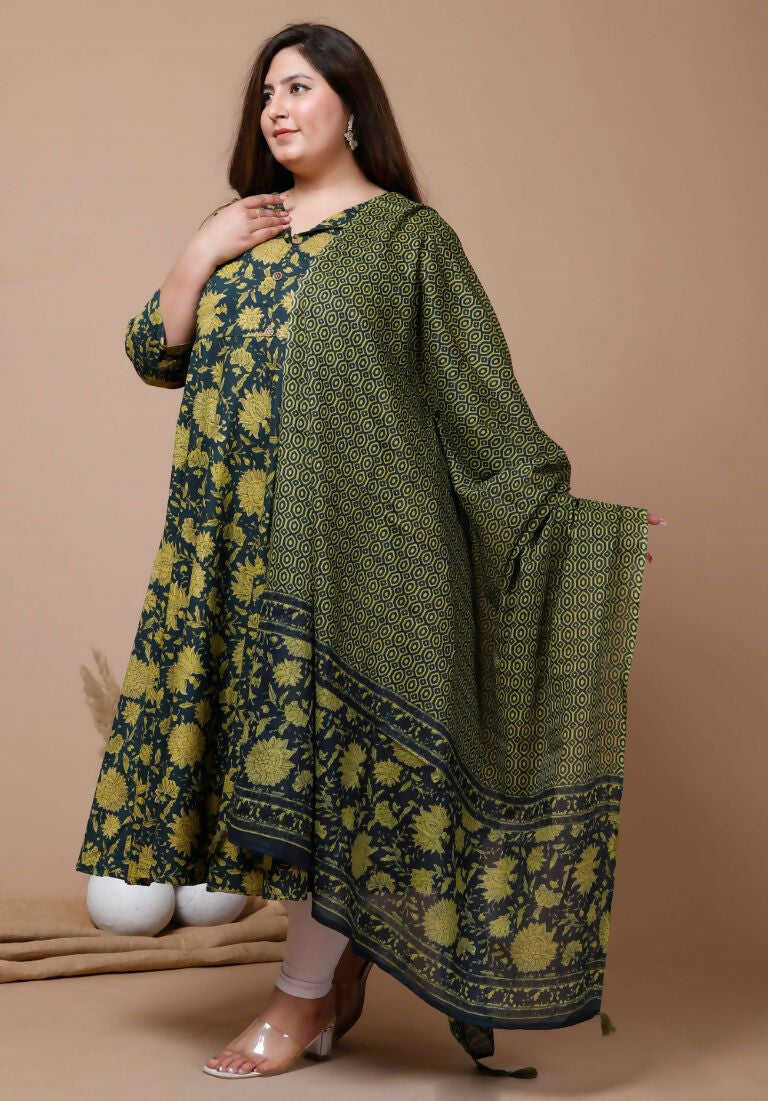 Miravan Women's Plus Size Floral Green Printed Cotton Anarkali Kurta With Dupatta