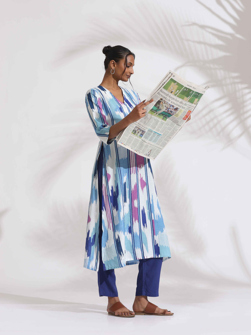 trueBrowns Blue Ikat Print Muslin Kurta Set - Distacart
