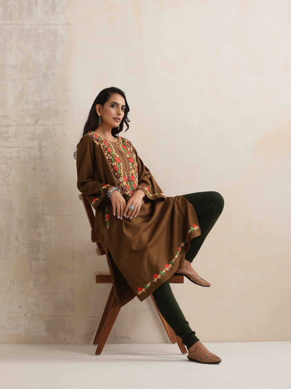 trueBrowns Brown Kashmiri Embroidered Woollen Phiran Kurta - Distacart