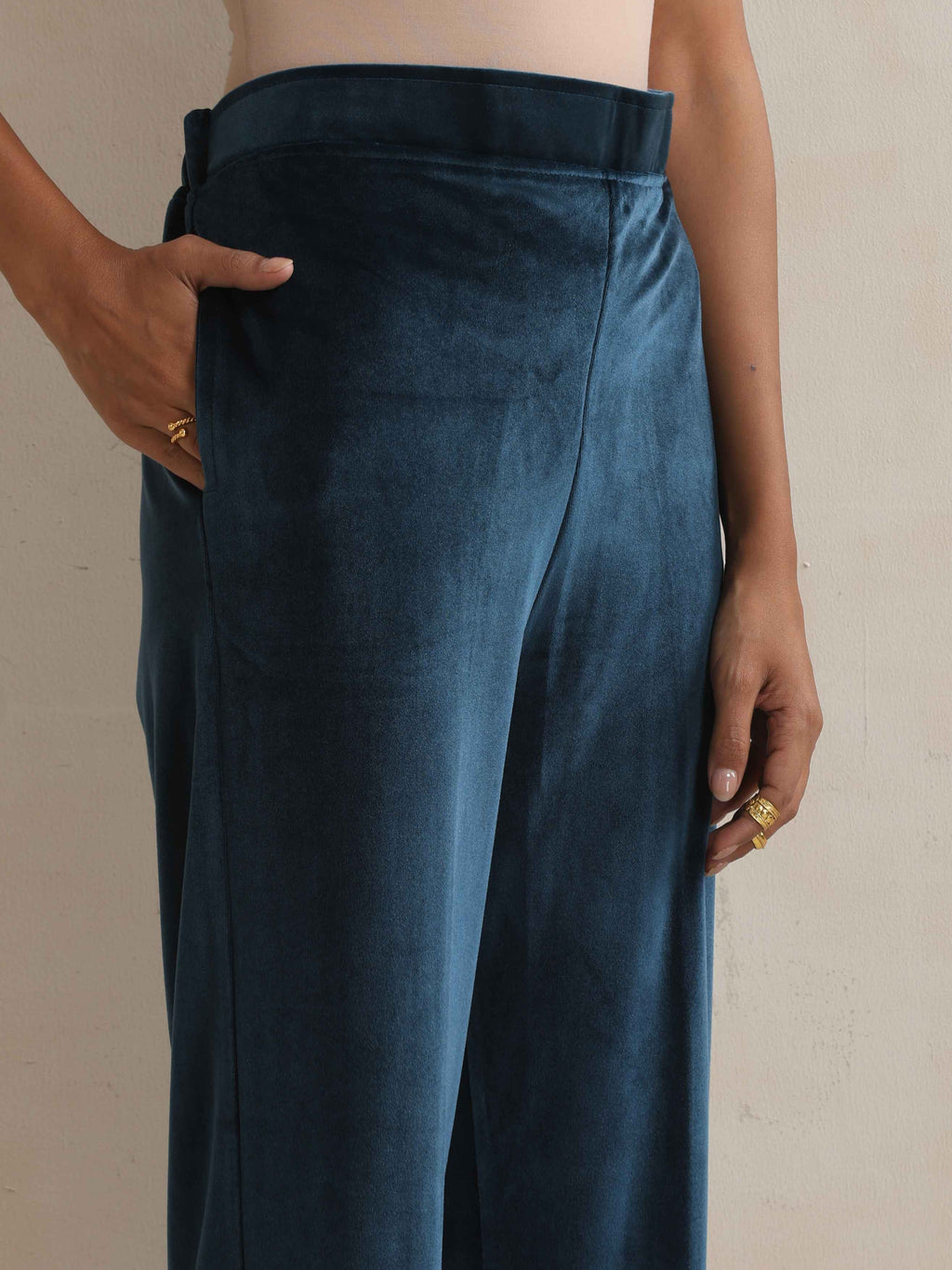 trueBrowns Blue Velvet Embroidered Kurta Pant Dupatta Set - Distacart