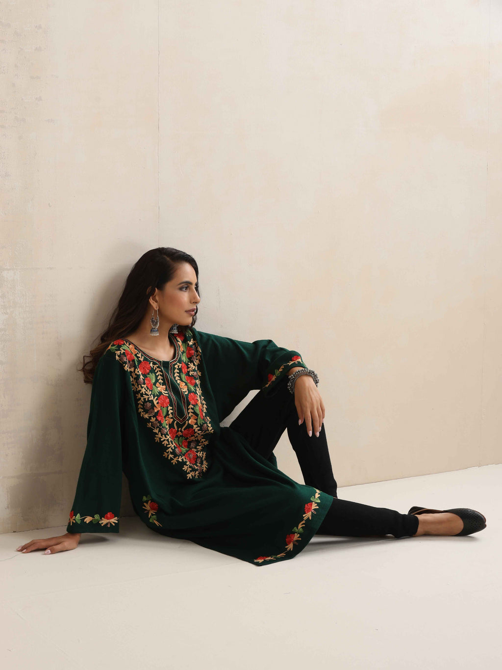 trueBrowns Green Kashmiri Floral Embroidered Woollen Phiran Kurta - Distacart
