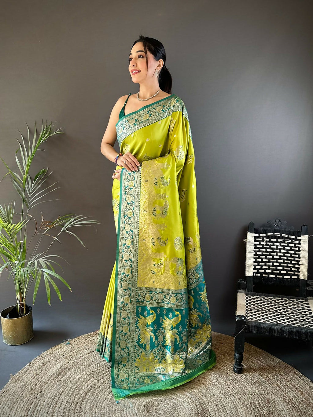 Joban Fashion Green Meenakari Picock Paithani Sarees