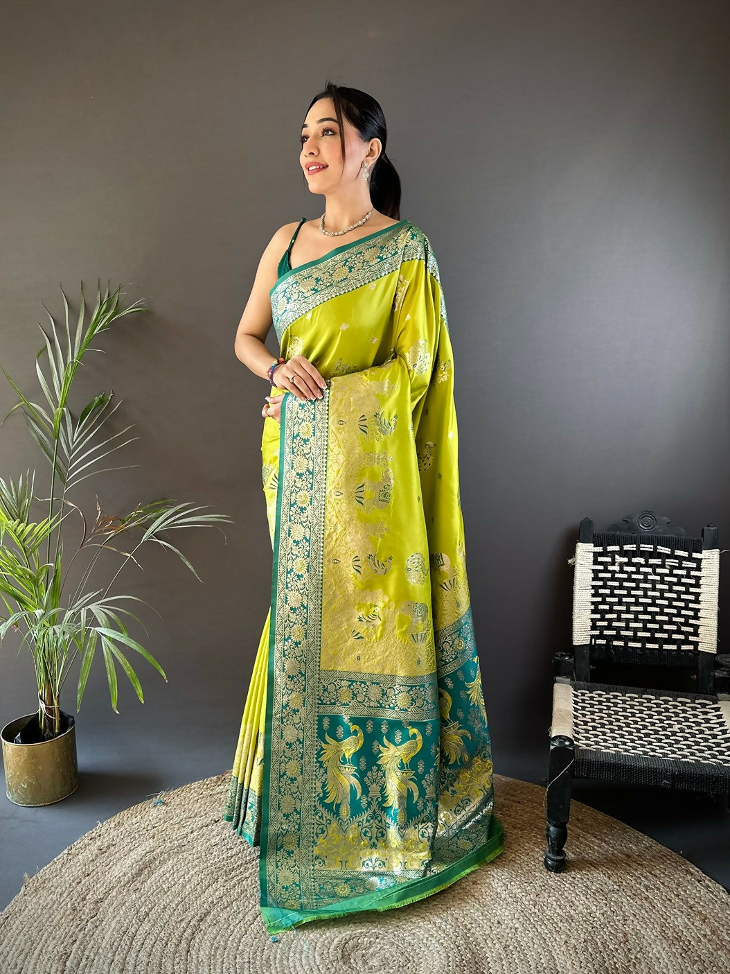 Joban Fashion Green Meenakari Picock Paithani Sarees