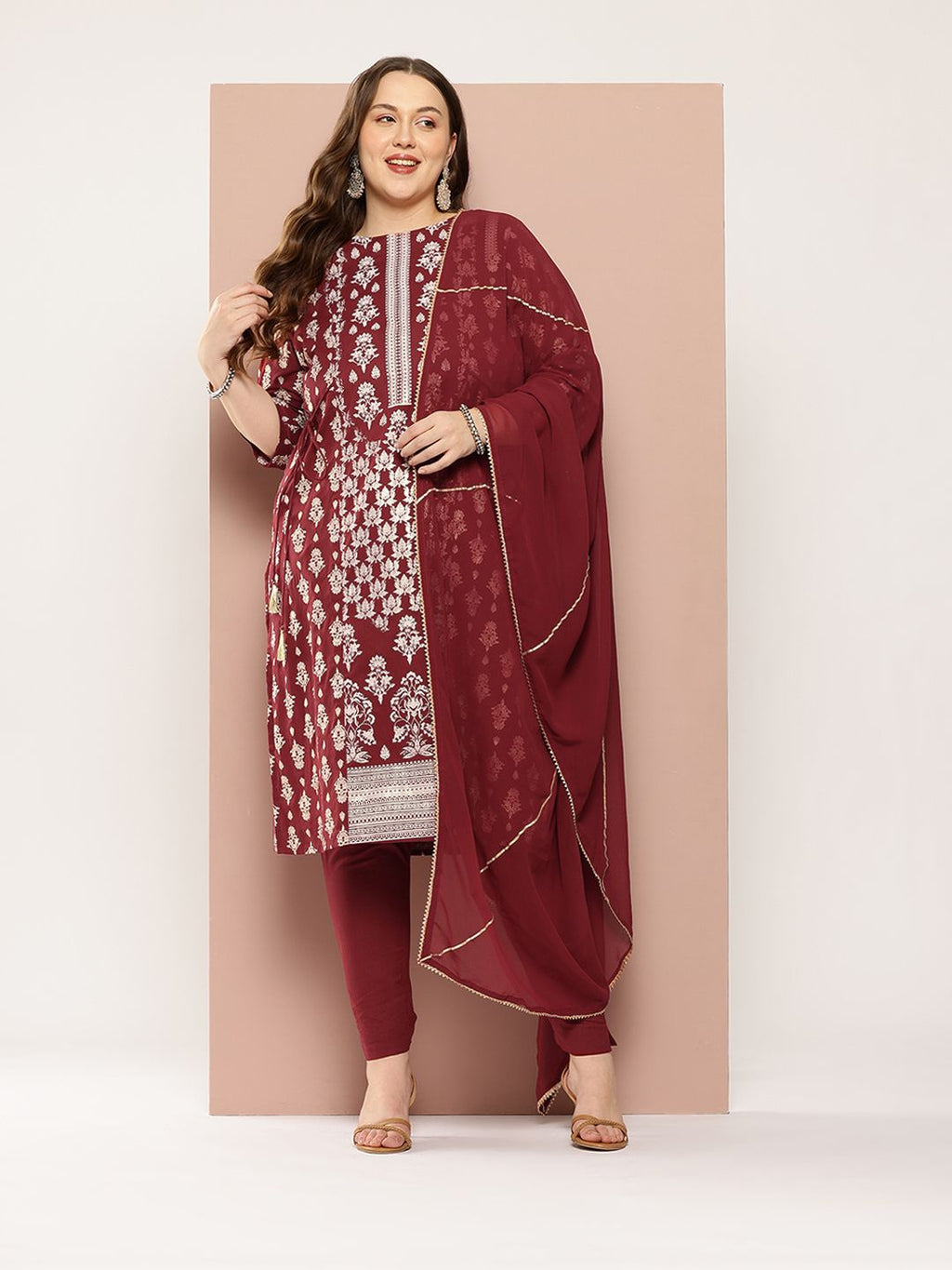 Sztori Plus-Size Gotta Patti Ethnic Motif Print Pure Cotton Kurta with Trousers & Dupatta