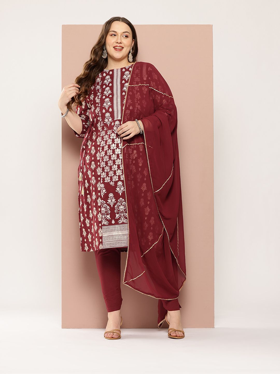 Sztori Plus-Size Gotta Patti Ethnic Motif Print Pure Cotton Kurta with Trousers & Dupatta