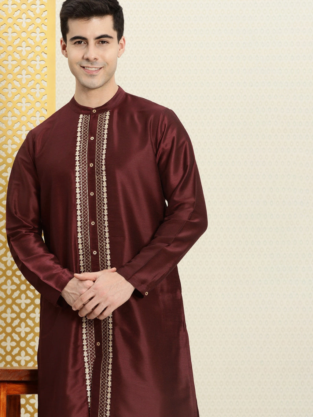 House of Pataudi Men Embroidered Jashn Kurta