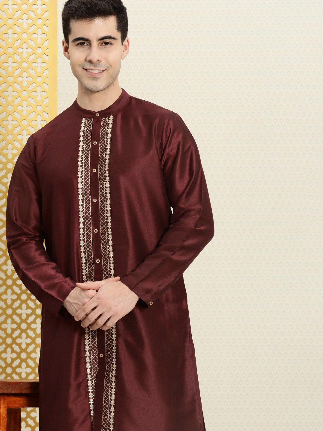 House of Pataudi Men Embroidered Jashn Kurta