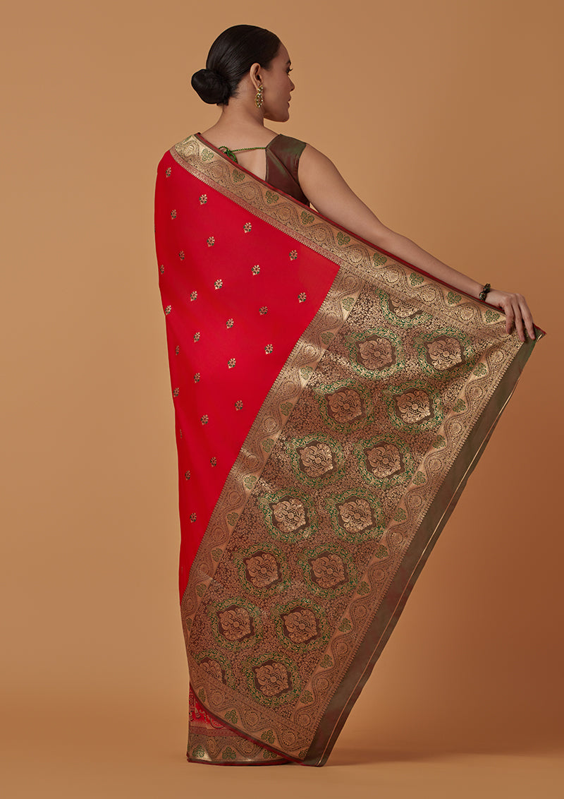 Monjolika Fashion Red Banarasi Silk Blend SareeWith Traditional & Modern Dulha Dulhan Figure Zari Woven Detailing - Distacart