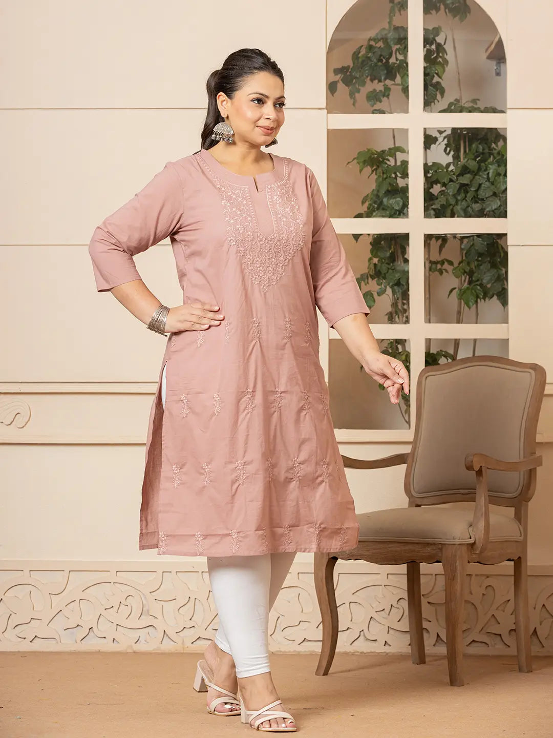 Yufta Women Mauve Floral Straight Plus Size Kurta
