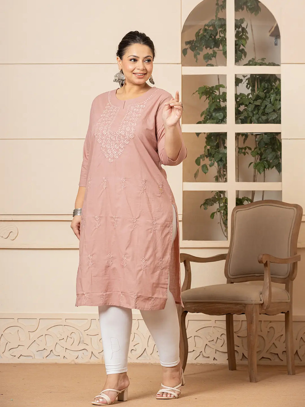 Yufta Women Mauve Floral Straight Plus Size Kurta