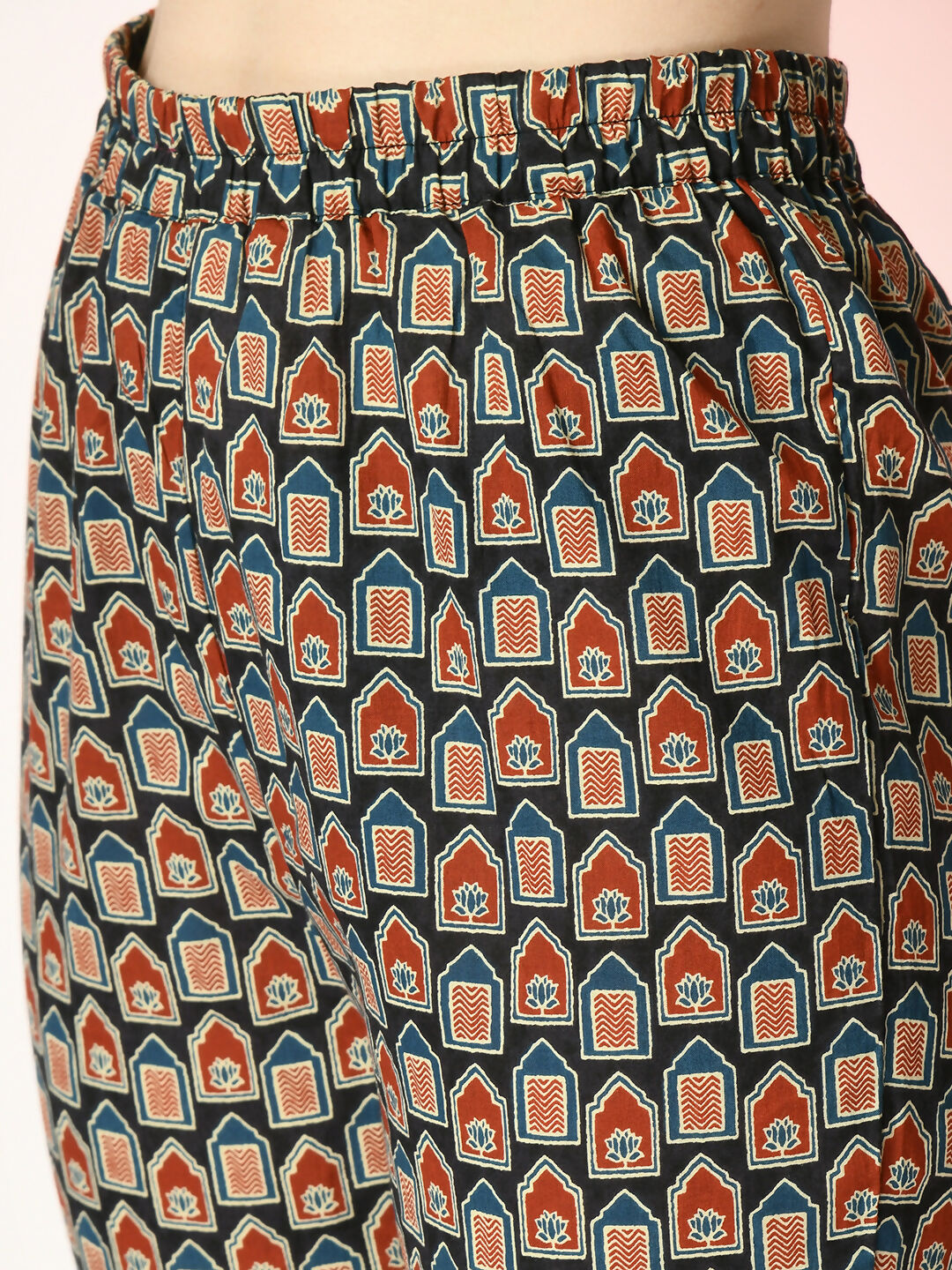 Myshka Women's Multi Printed Kurta With Trousers