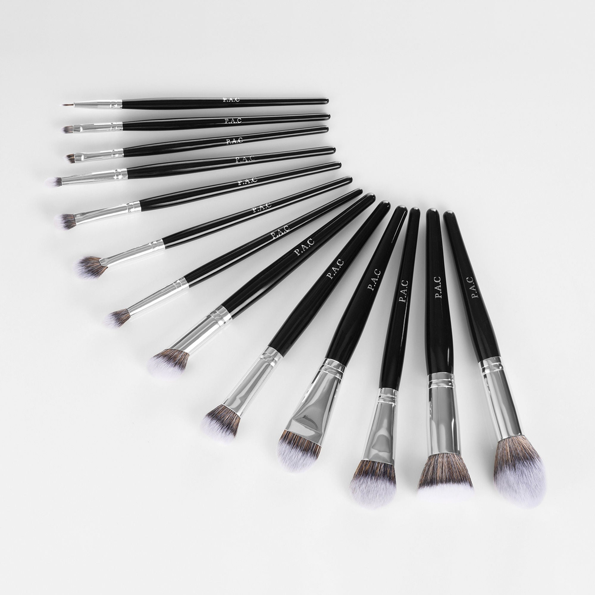 PAC Studio Synthetic Series - Cruelty Free Soft Synthetic Fibres, Brush Organizer, Seamless Application