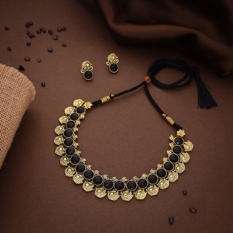 Tehzeeb Creations Black Colour Gold-Polished Stone Jewellery Choker Necklace Set With Matching Pair of Stud Earrings