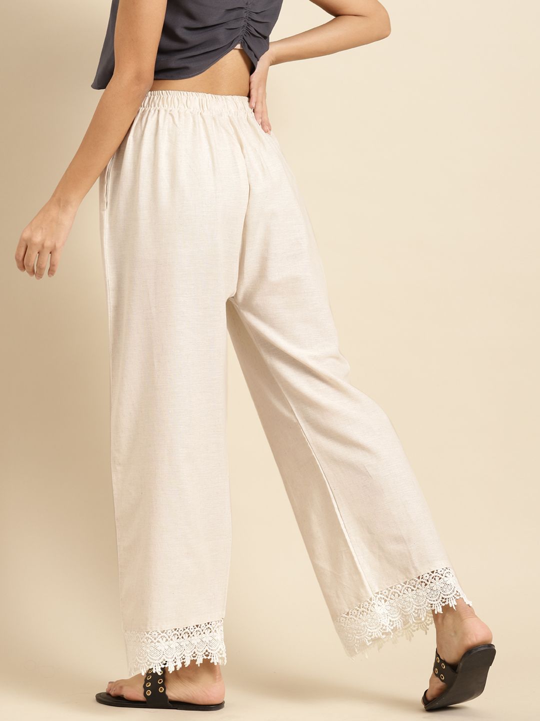TAG 7 Women Off-White Solid Hem Design Straight Palazzos