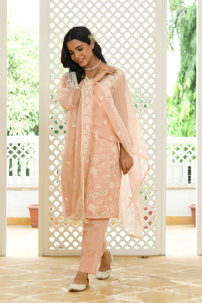 Vaasva Women Peach Linen Embroidered Solid Kurta Set With Solid Pants & Chiffon Embroidered Dupatta