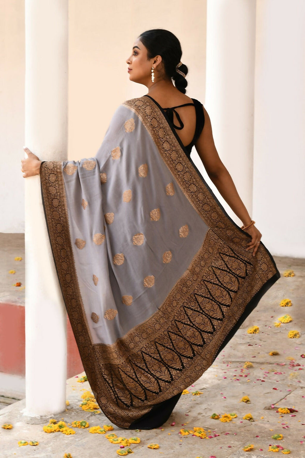 Joban Fashion Grey Crepe Chiffon Pure Handloom Banarasi Silk Saree